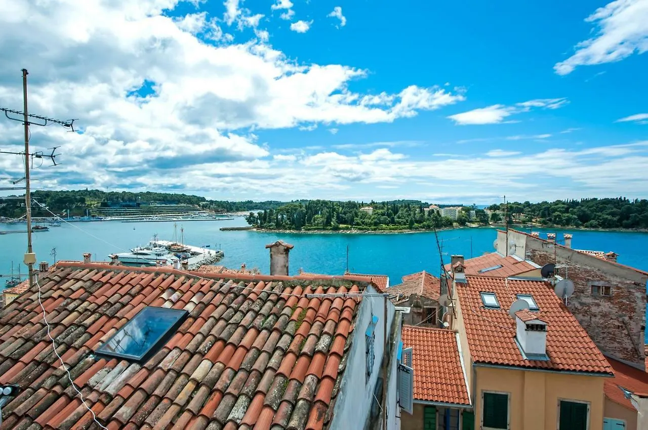 Studio Oscar IV With Terrace And Sea View Rovinj